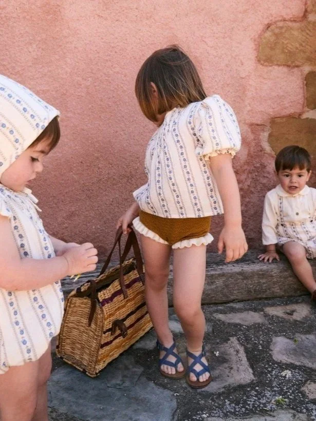 BIRINIT viste a los peques de poesía vintage
