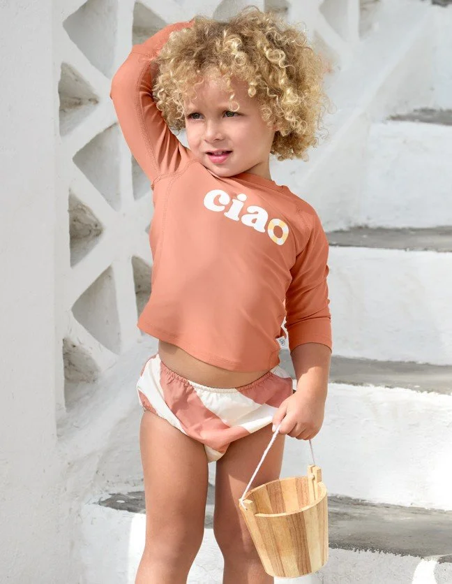 camiseta UV para peques
