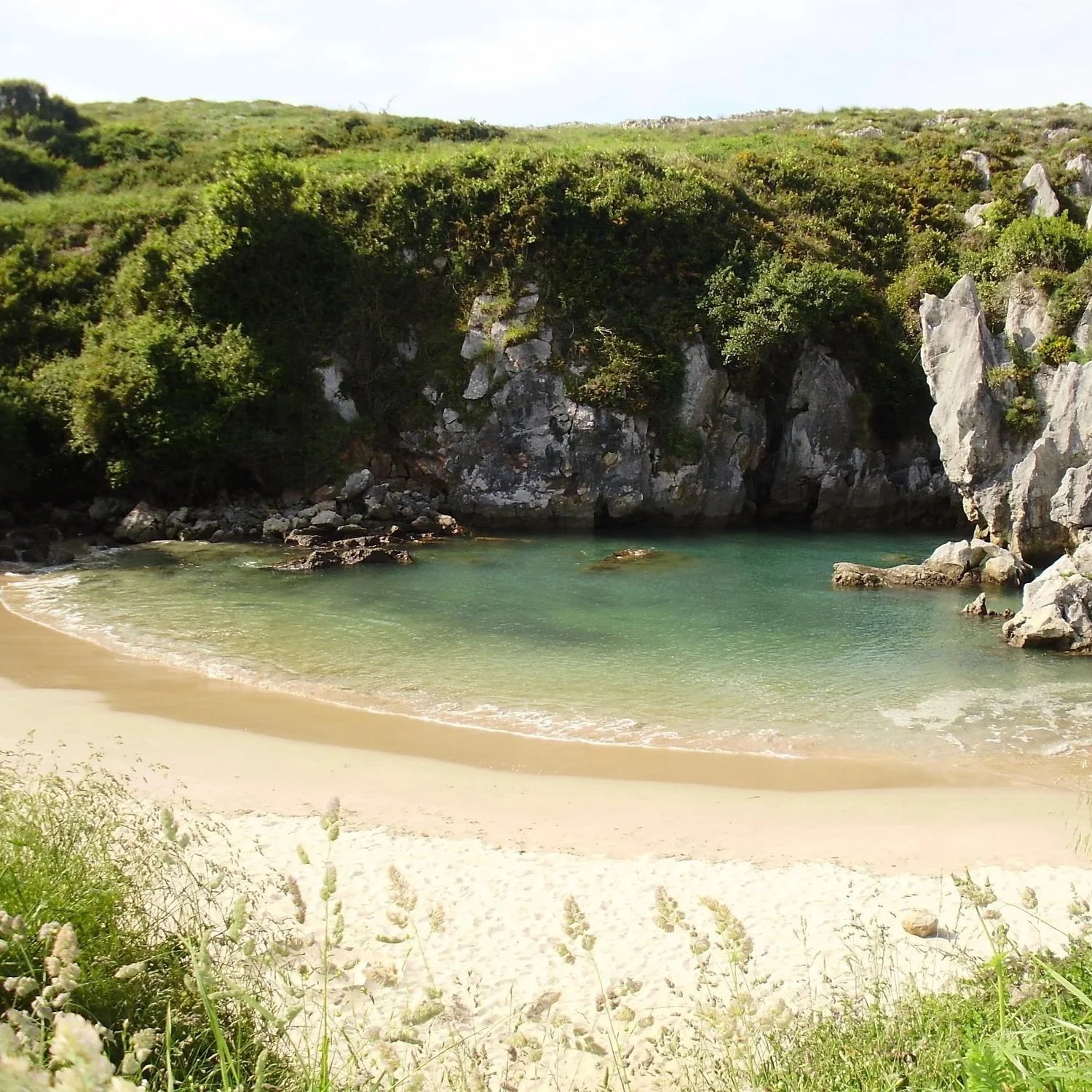 Playa de Gulpiyuri, Llanes, Asturias