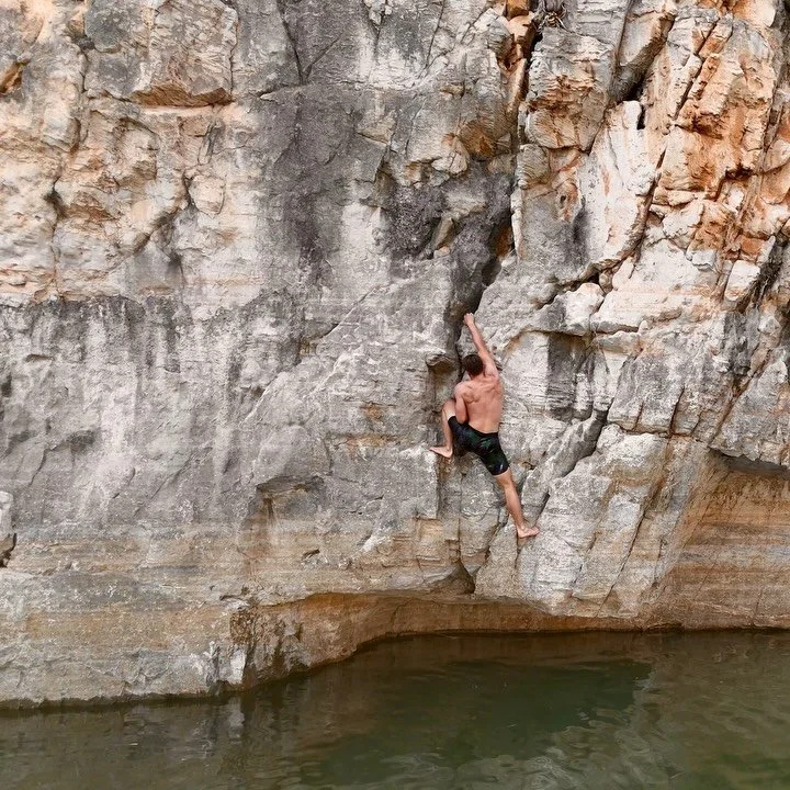 Lake Guinas - Best deep water soloing in Namibia!

#namibia #deepwatersolo #rockclimbingnamibia