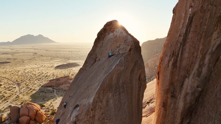 Nothing like climbing Rhino Horn at sunset! Definitely one of the most scenic routes at Spitzkoppe! 

Route: Goldfinger | 21 (6B+) | 3 pitches

#namibiatravel #rockclimbing #adventurenamibia