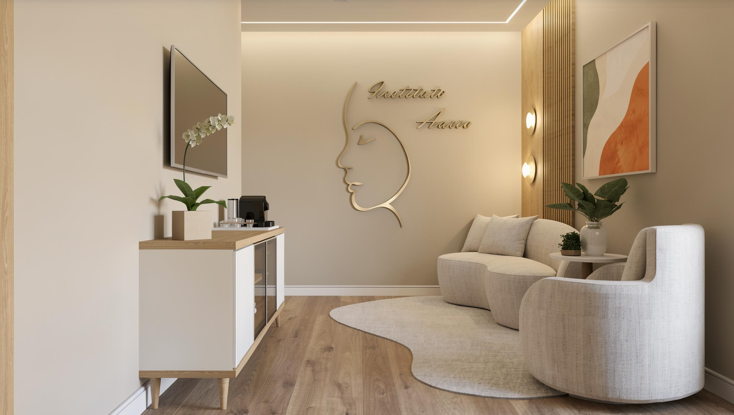Sala de espera com sofá bege, mesa de apoio com plantas, televisão, arte decorativa na parede, iluminação suave, piso de madeira, paredes claras com detalhes em madeira.