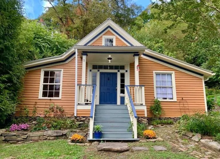 Story Cottage - 

This sweet cottage in the picturesque mountain town of Marshall was built c. 1850. Story Cottage is a treasure of a getaway adjacent to the Colonel Lawrence M. Allen House, built in 1849, the oldest building on Main Street.