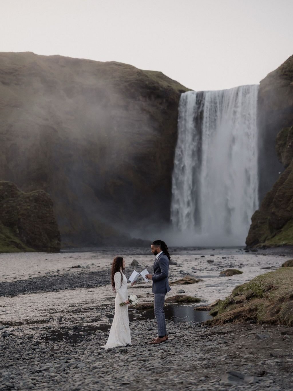 Adventure elopement in Iceland 🌿

An intimate ceremony by a waterfall, surrounded by wild lupines and raw nature.

D&amp;K 🤍

.
.
.

Workshop by: @workshops.wanderlust
@lisaroeder.photography @lenamariesphotography
Styling: @ninanolepahairmakeupdes