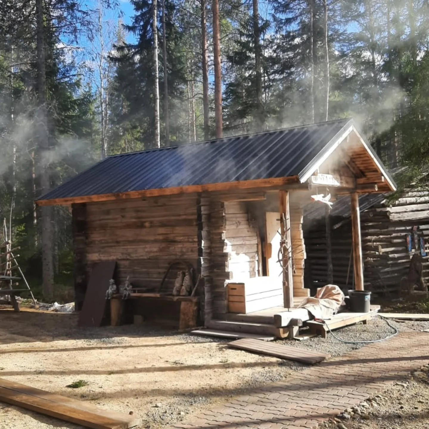 Savusauna Musta Kyly. 

Smoke sauna Black Kyly.

#smokesauna #savusauna #sauna #finnishculture #perinteet #saunamaa #saunaland #matkailu #loma #myyttinensuomi #mythicalfilnland #koli #juuka #visitkarelia
