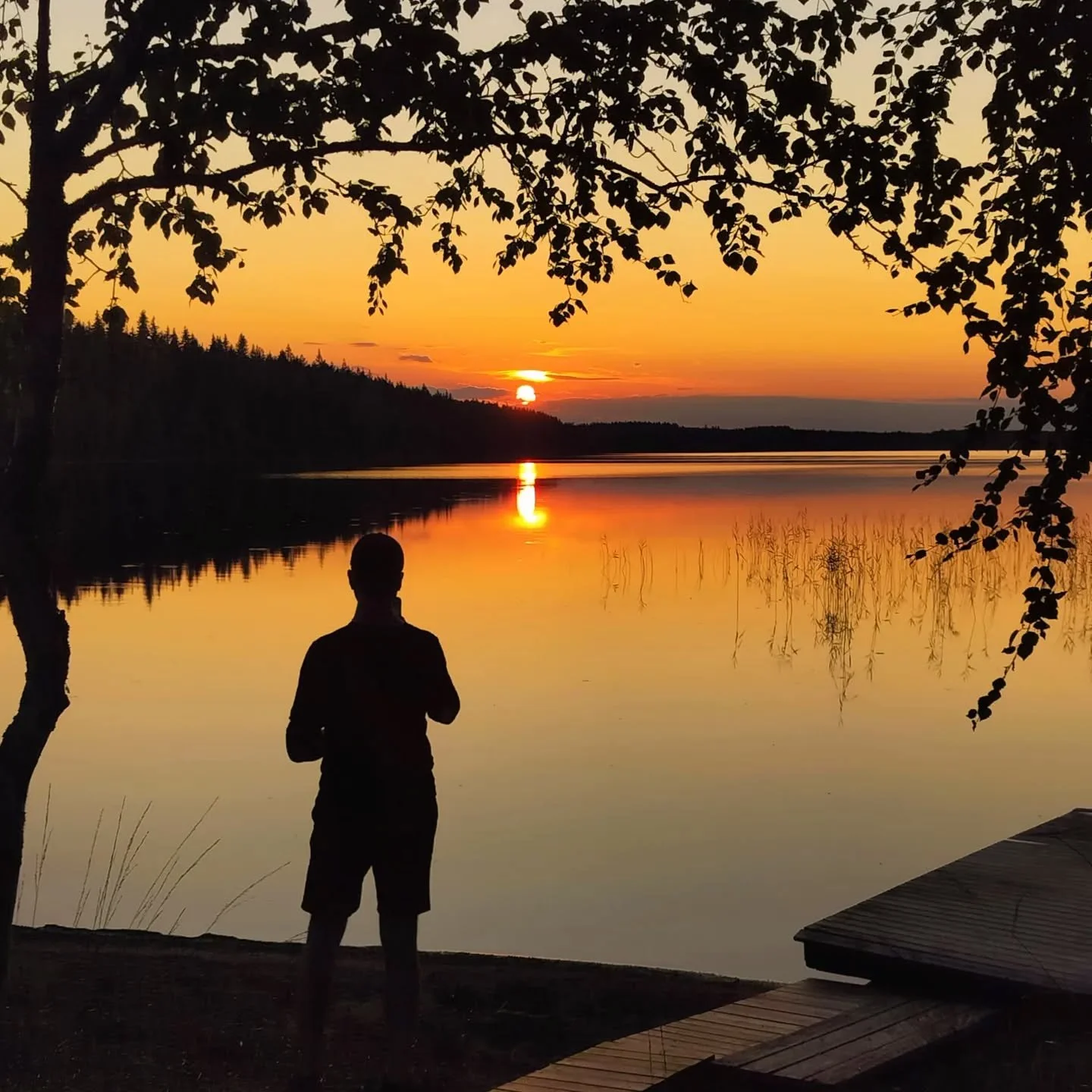 Saunamaa. Hetki sinulle.

Sauna Land. Moment for you.

#sauna #suomi #rauha #peace #hiljaisuus #quetness #magicalplace #kiireett&ouml;myys #luonto #nature #loma #holiday #kes&auml; #auringonlasku #sunset #koli #visitkarelia #juuka #northkarelia