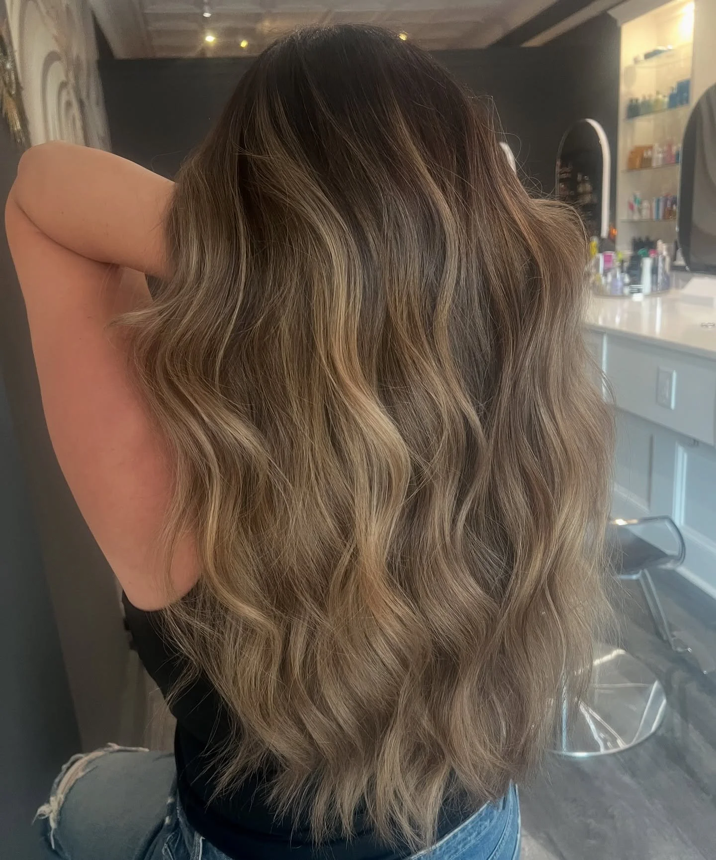 ✨Brunette glow-up just in time for &ldquo;I do&rdquo; ✨
First-time client trusted us only one month before her wedding&mdash;so we kept it soft, seamless, and timeless with tone-on-tone balayage 🤎💍🌿 @msmiith_ 
.
.
.
#sophistikate #sophistikatemadi