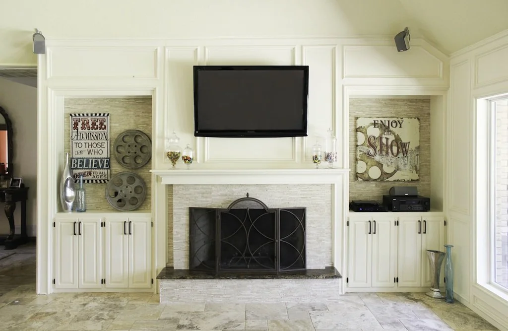 LIVING ROOM WITH A MEDIA TWIST