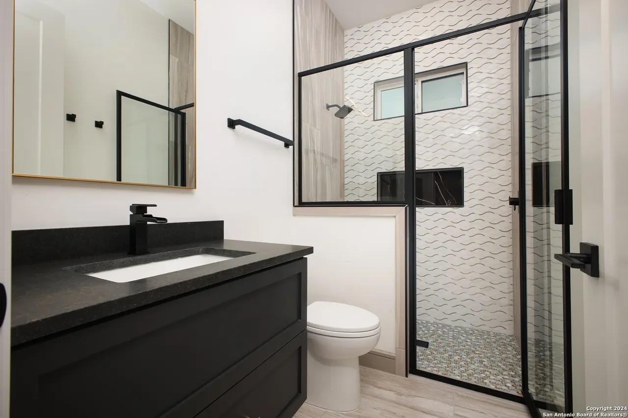 Guest Bath 2.webp