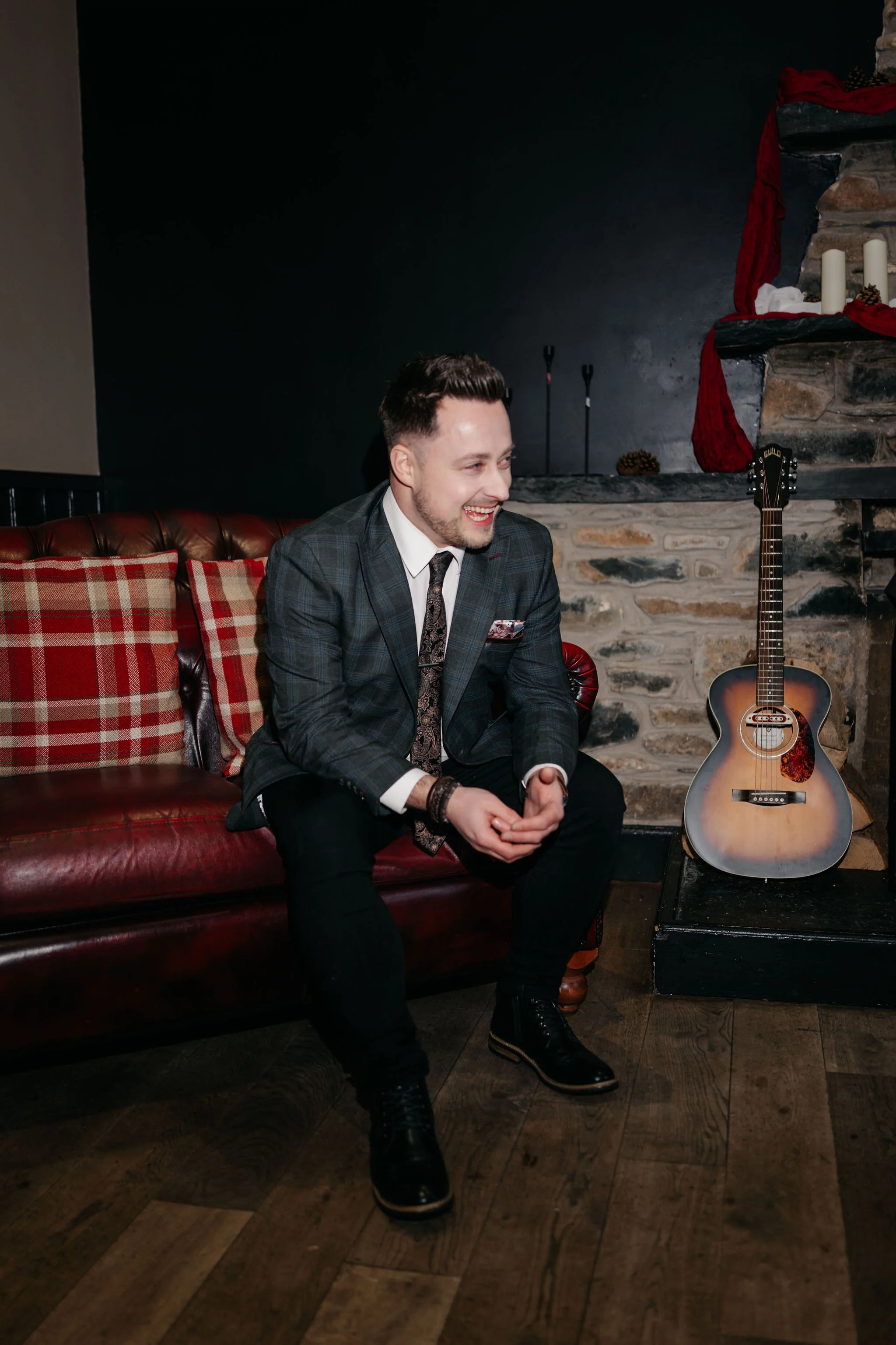 wedding singer for drinks reception and ceremony