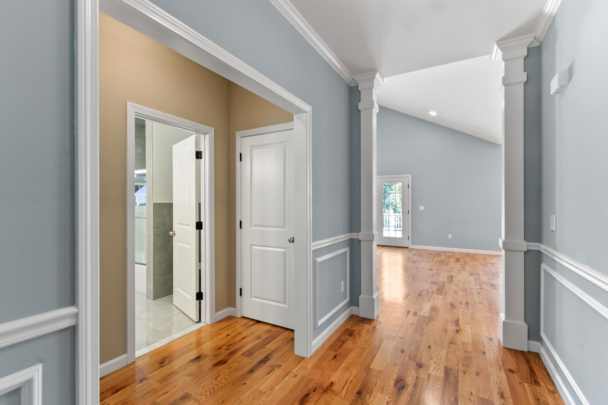 Front Hallway.jpg