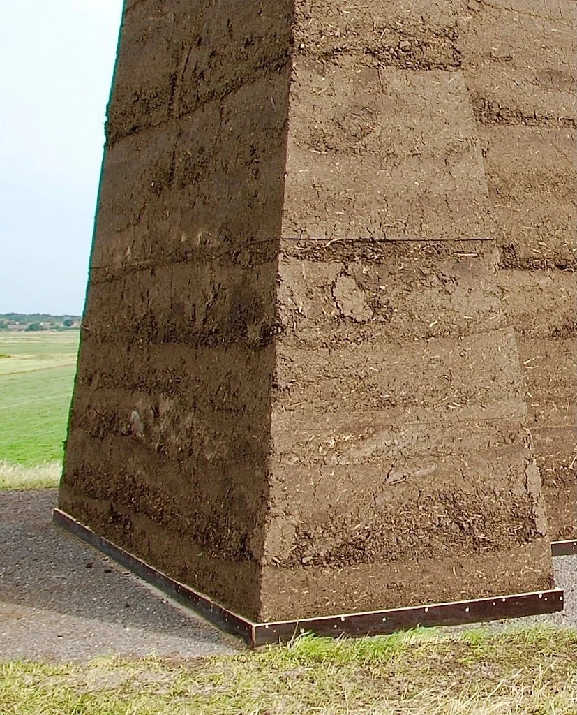 Stampleem techniek toegepast in een architectonisch kunstproject met natuurlijke uitstraling