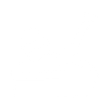 Ein Eimer mit Sand und Spielzeugen wie eine Schaufel und eine Eimer, typische Spielsachen für den Strand oder Sandkasten.