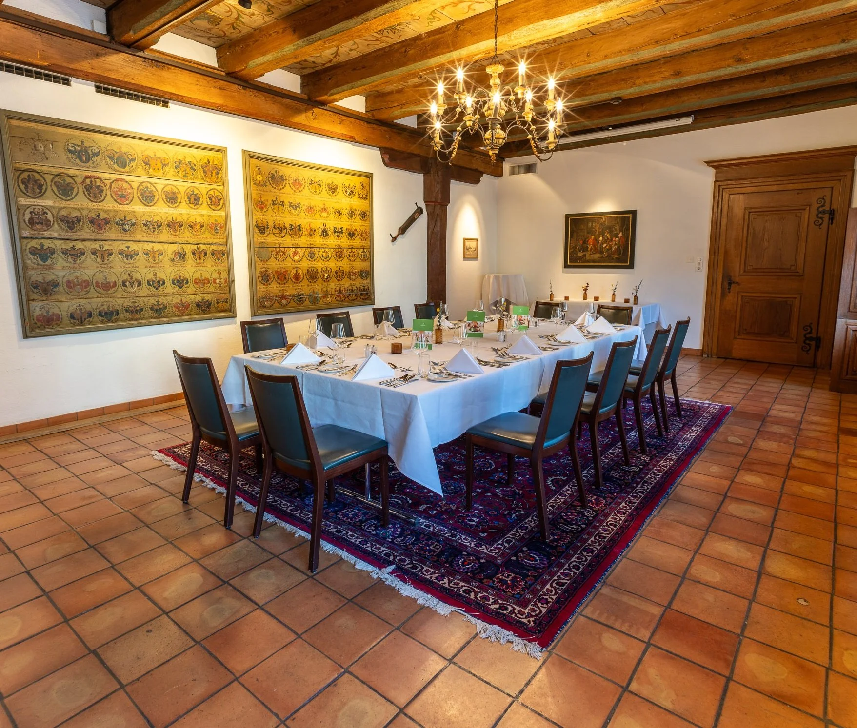 06_Fotos_06.04_Restaurant_innen_Vorgesetzenzimmer_Schützenhaus VGZ  (2).jpg