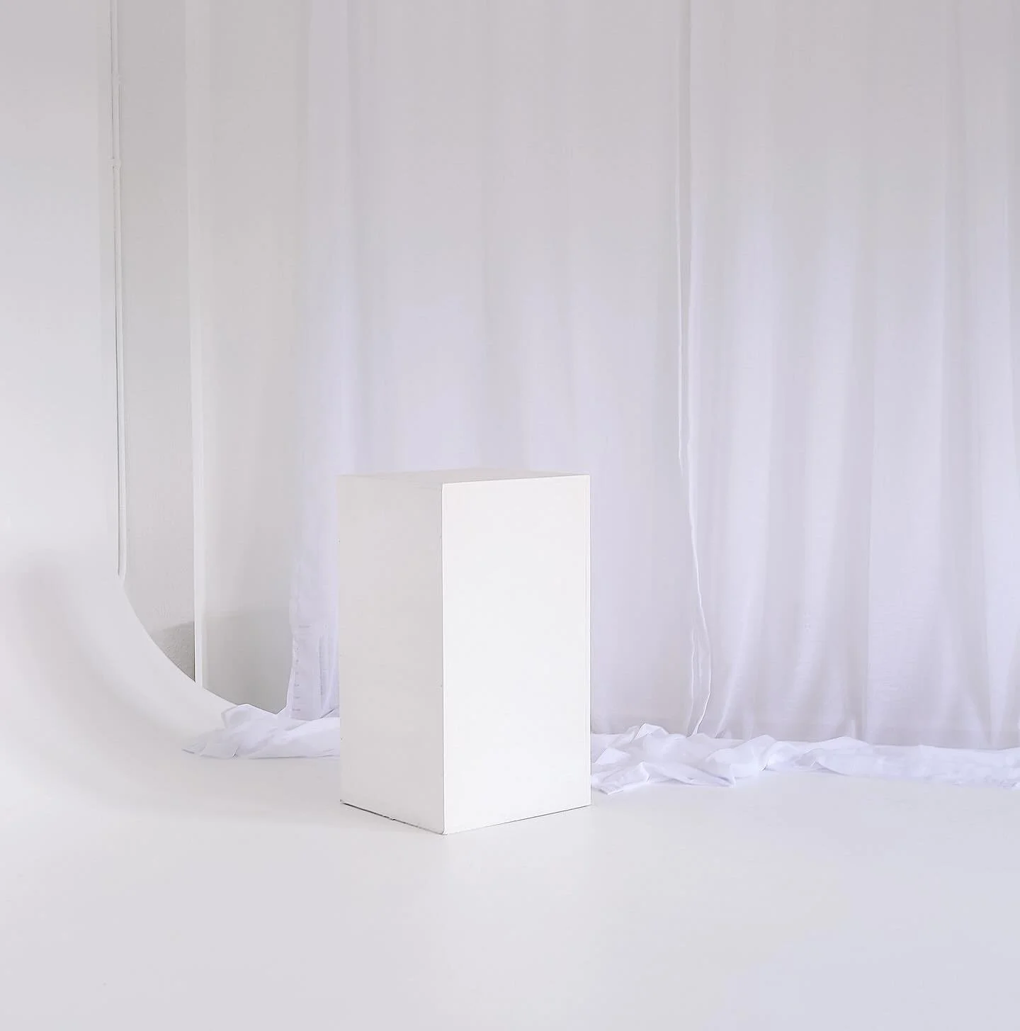 Every great idea starts with a blank canvas 

At the Wood Coop Studio, the space is intentionally simple - filled with natural light, clean textures, and room to make it your own 🫧

#photographystudio #photographer #studiovibes #lovelandcolorado #wo