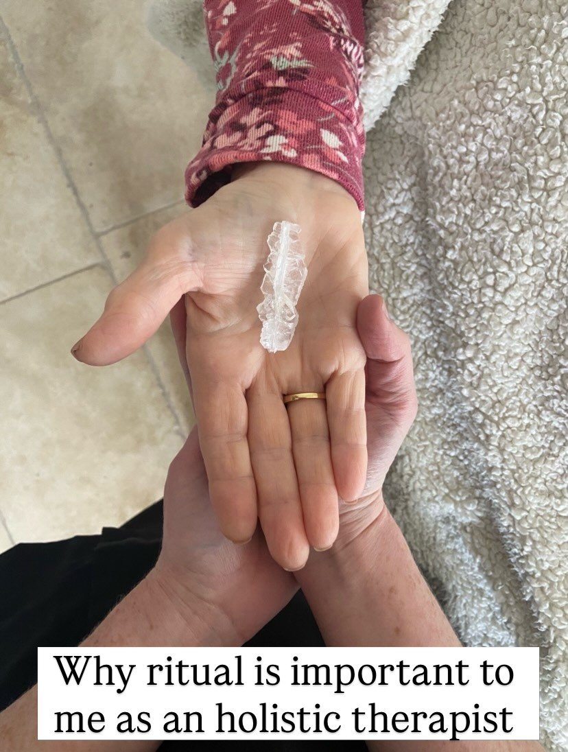 Making each session special is important. 
Your time is a precious resource.
Every client is unique - every session is intentional. 
Do you have any rituals?
#intentionsmatter #ritualmagic #reflexologytreatment #crystalenergyhealing #yogaoffthemat