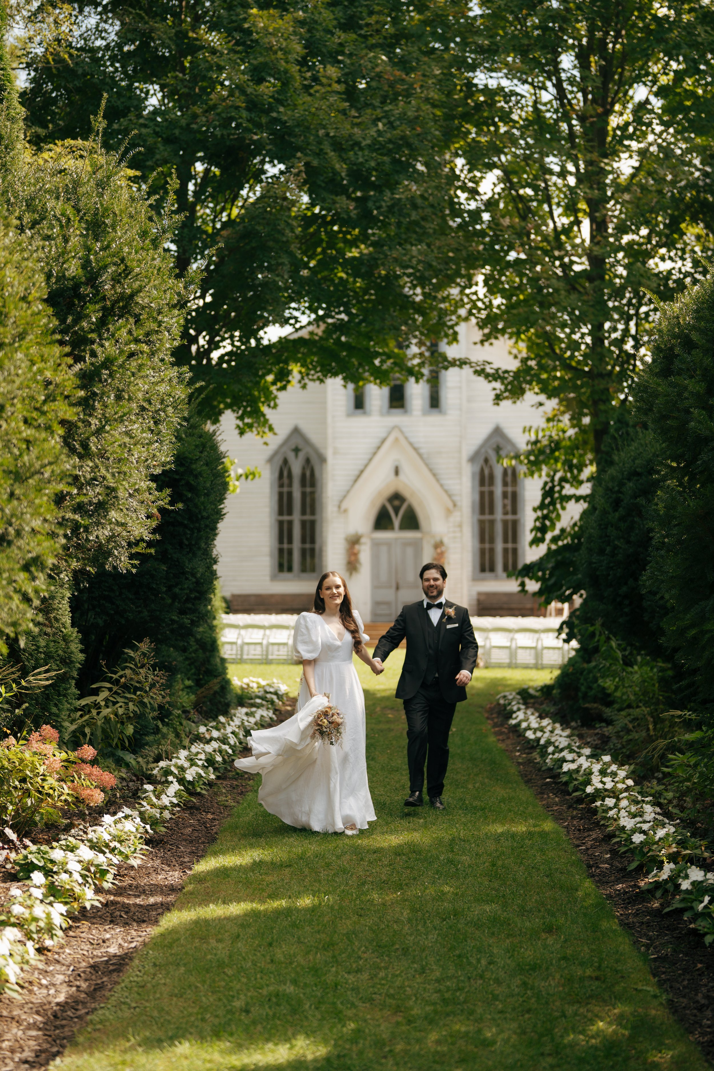 Emily + Caleb: Cranberry Creek Gardens