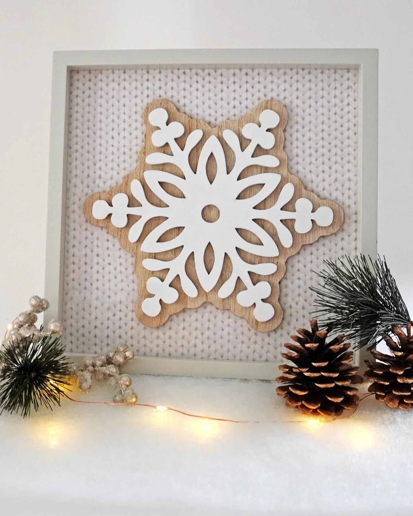 DECOR_Snowflake Sign.jpg