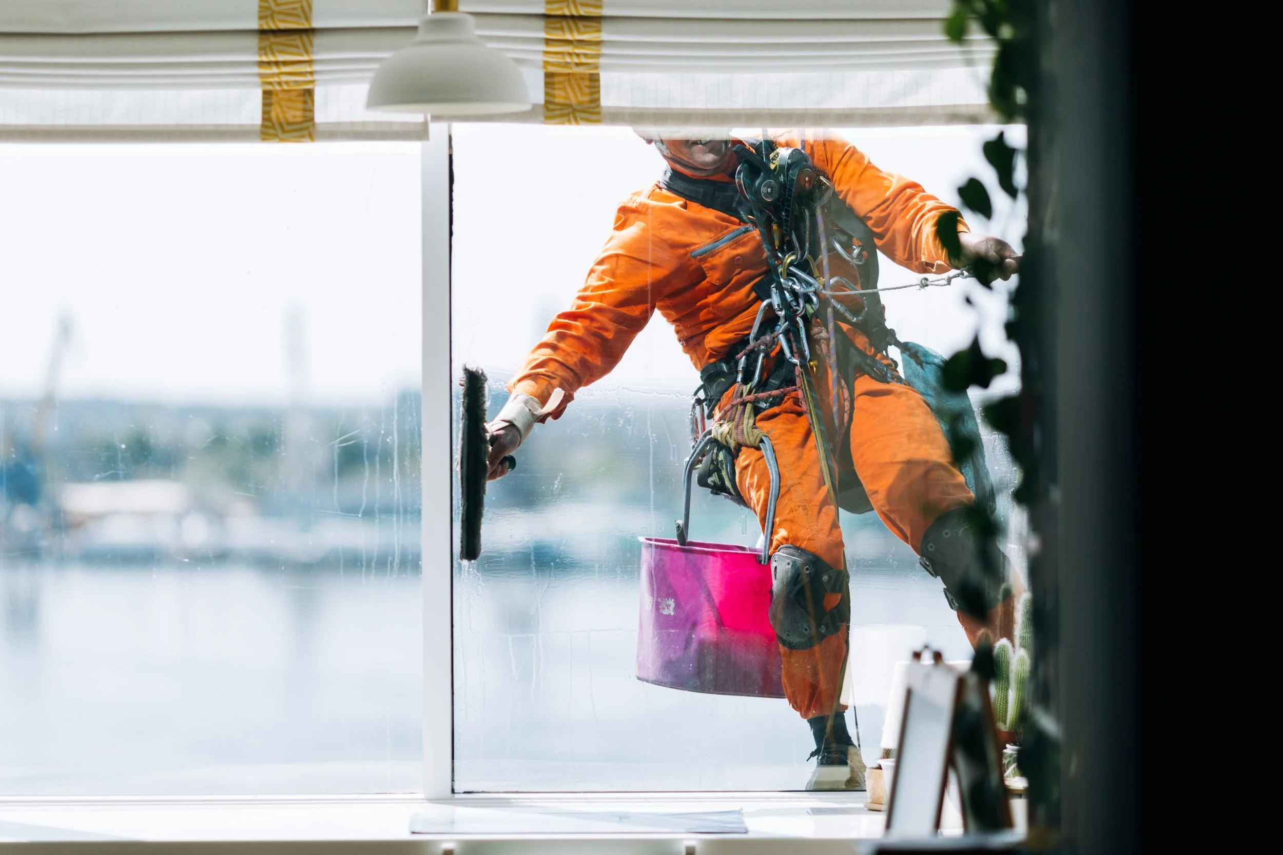 10 Common Window Cleaning Mistakes to Avoid (Salt Lake City Homeowners Guide)