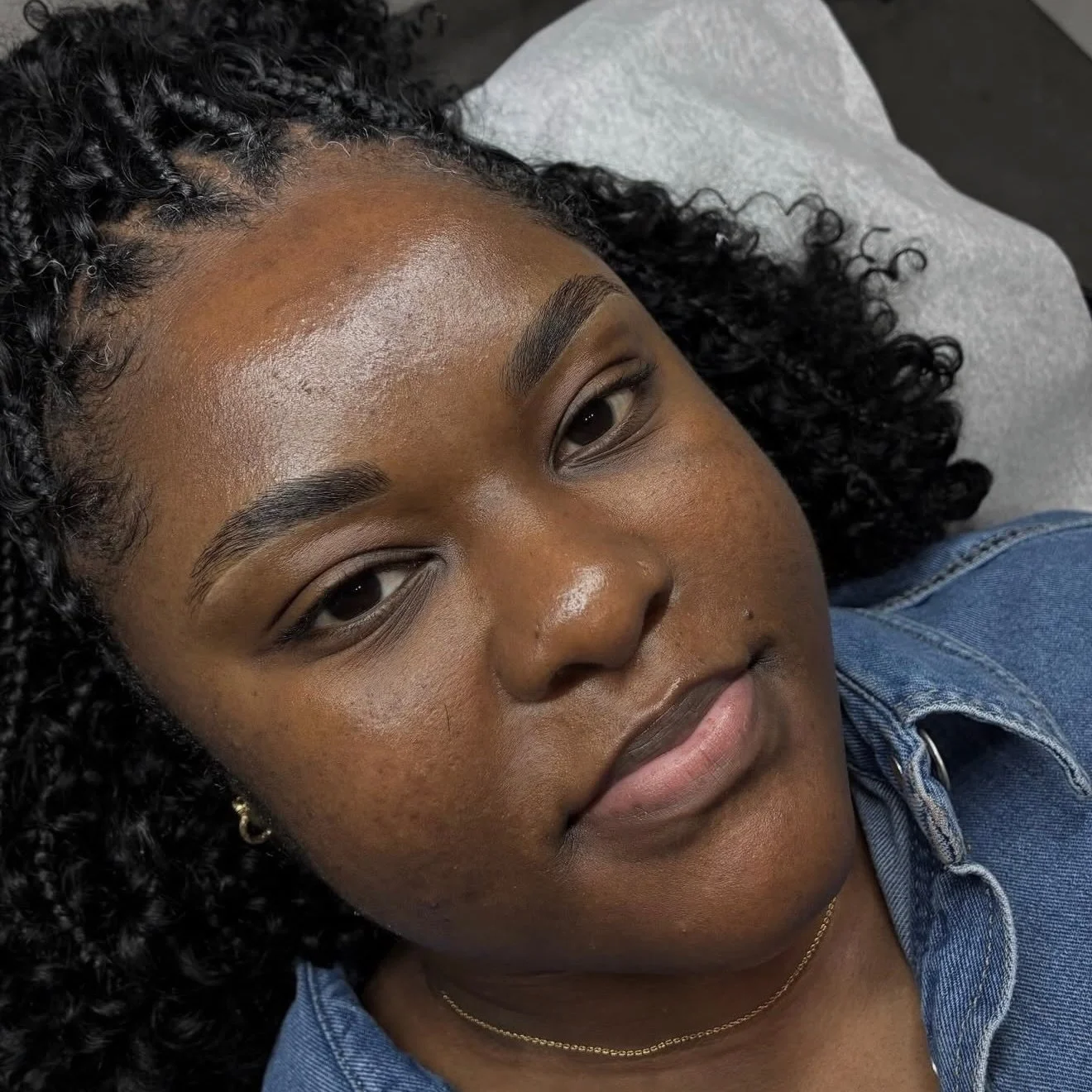 Dai did that 🤏🏽 loving these brows! ✨ 

Book with Dai, in Newport News OR Richmond 💅🏽

#browsnn #757brows #rvabrows #757waxing