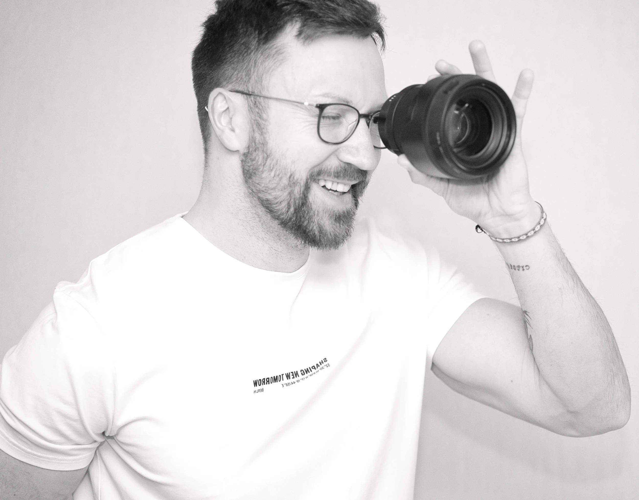 Stimmungsvolles Portrait mit warmem Gegenlicht – Portraitfotografie Berlin von Markus Hartmann