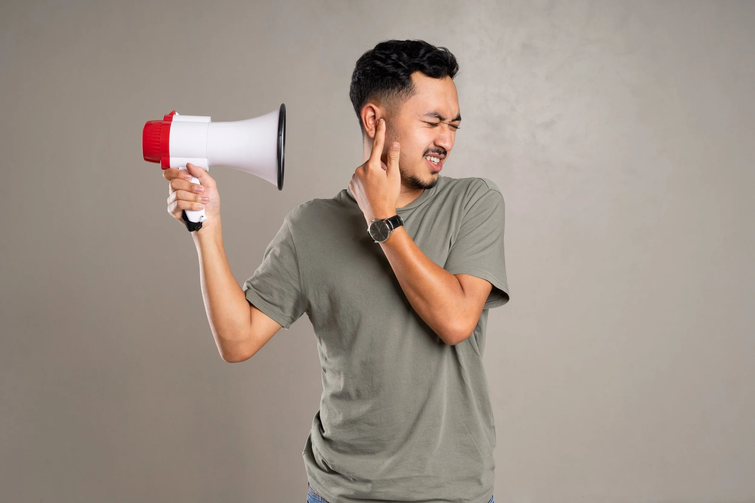 Acouphènes : causes, symptômes et solutions en 2026