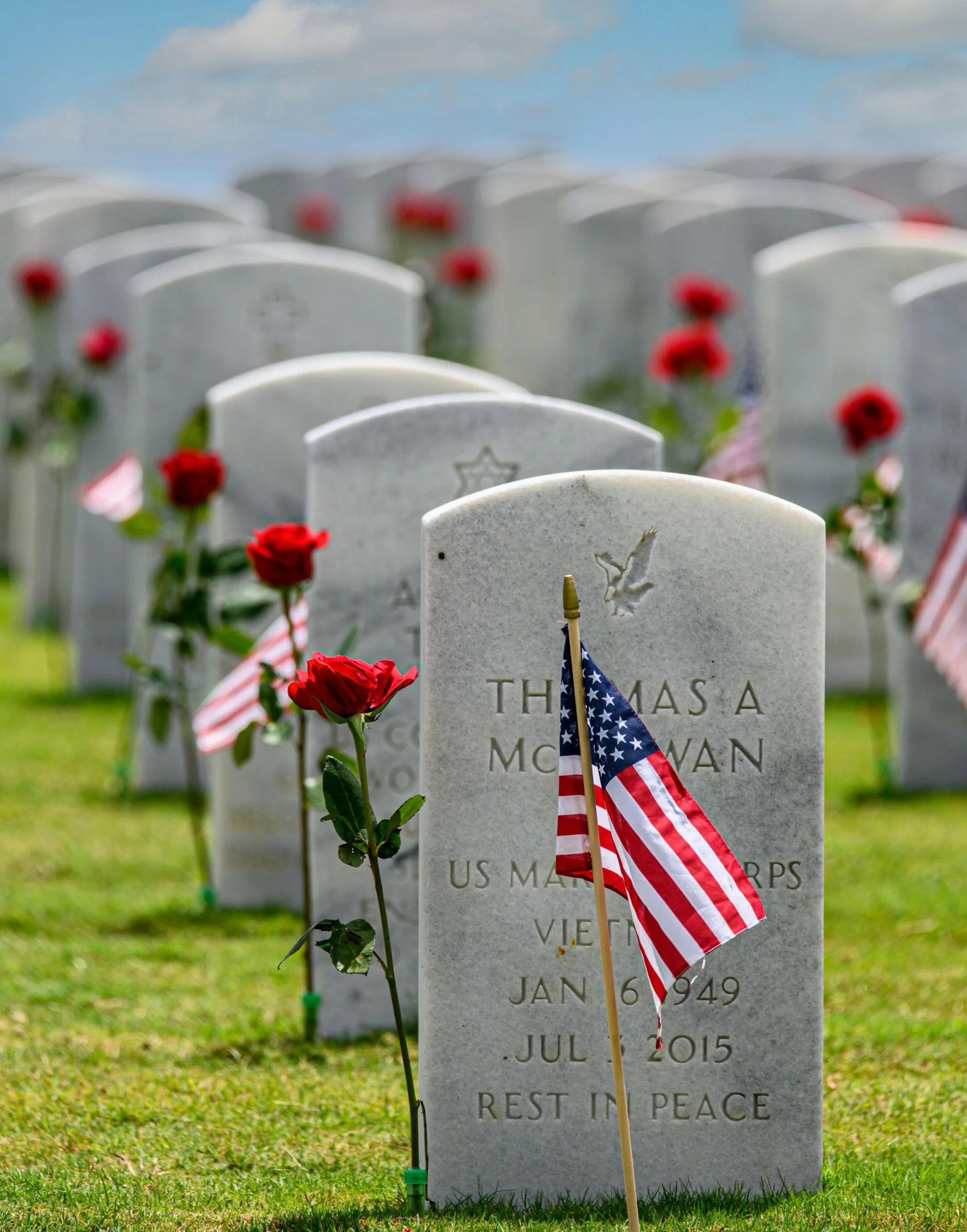  THANK GOD FOR AMERICA'S VETERANS AND SERVICEMEN AND WOMEN