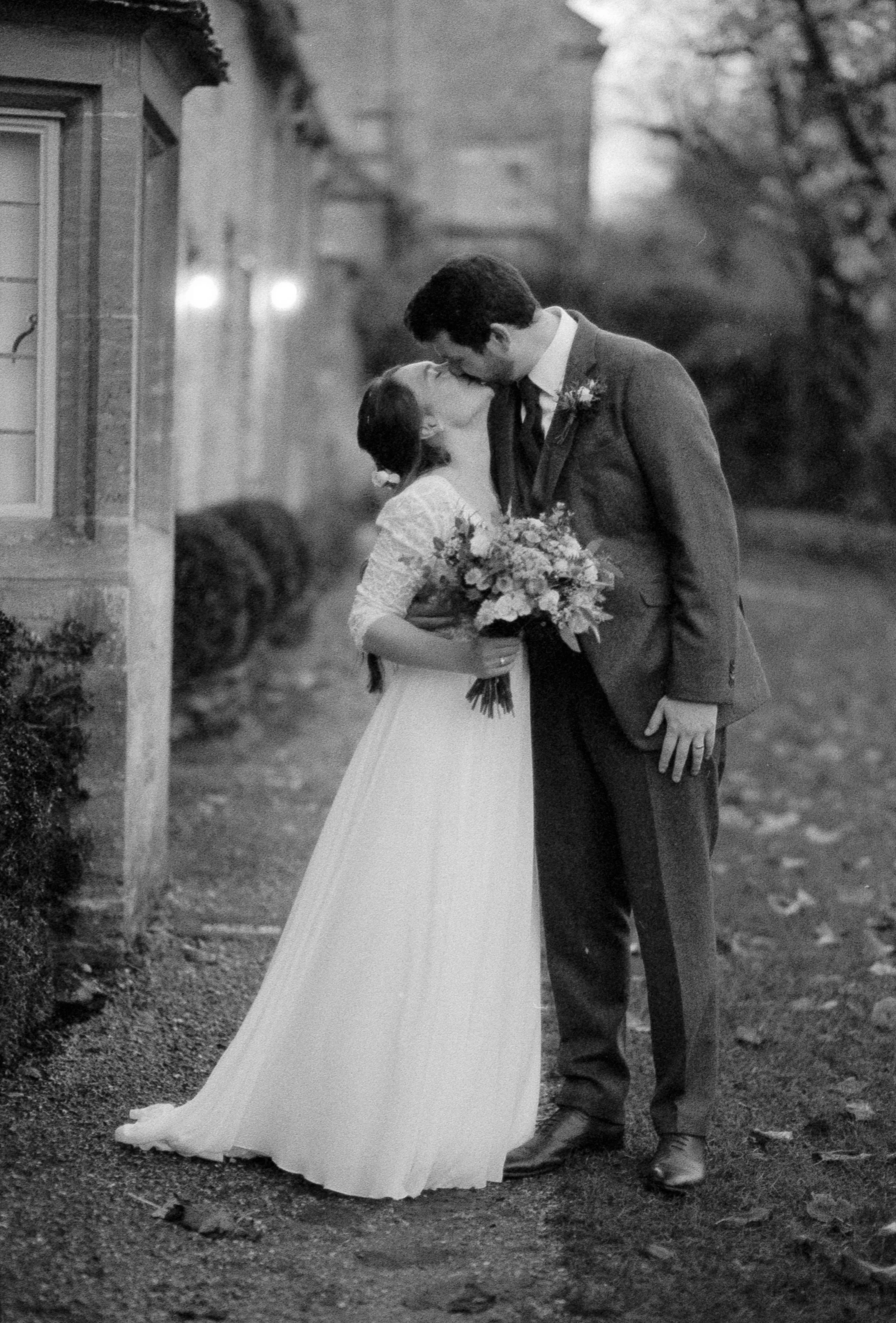 35MM WEDDING PHOTOGRAPHER OXFORDSHIRE