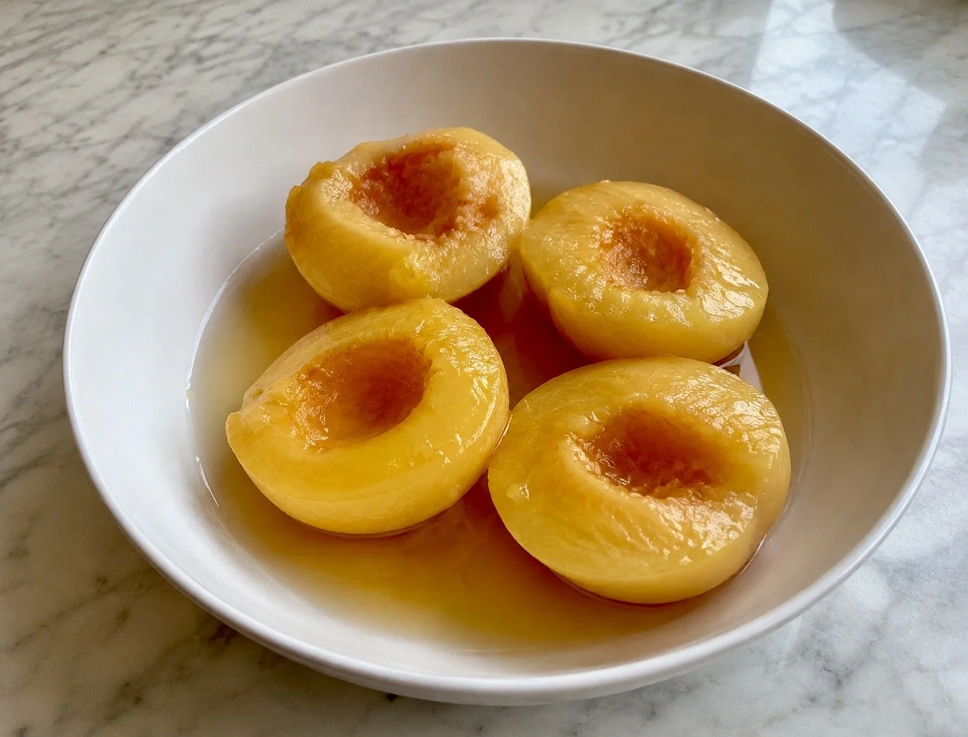 Vanilla Poached Peaches