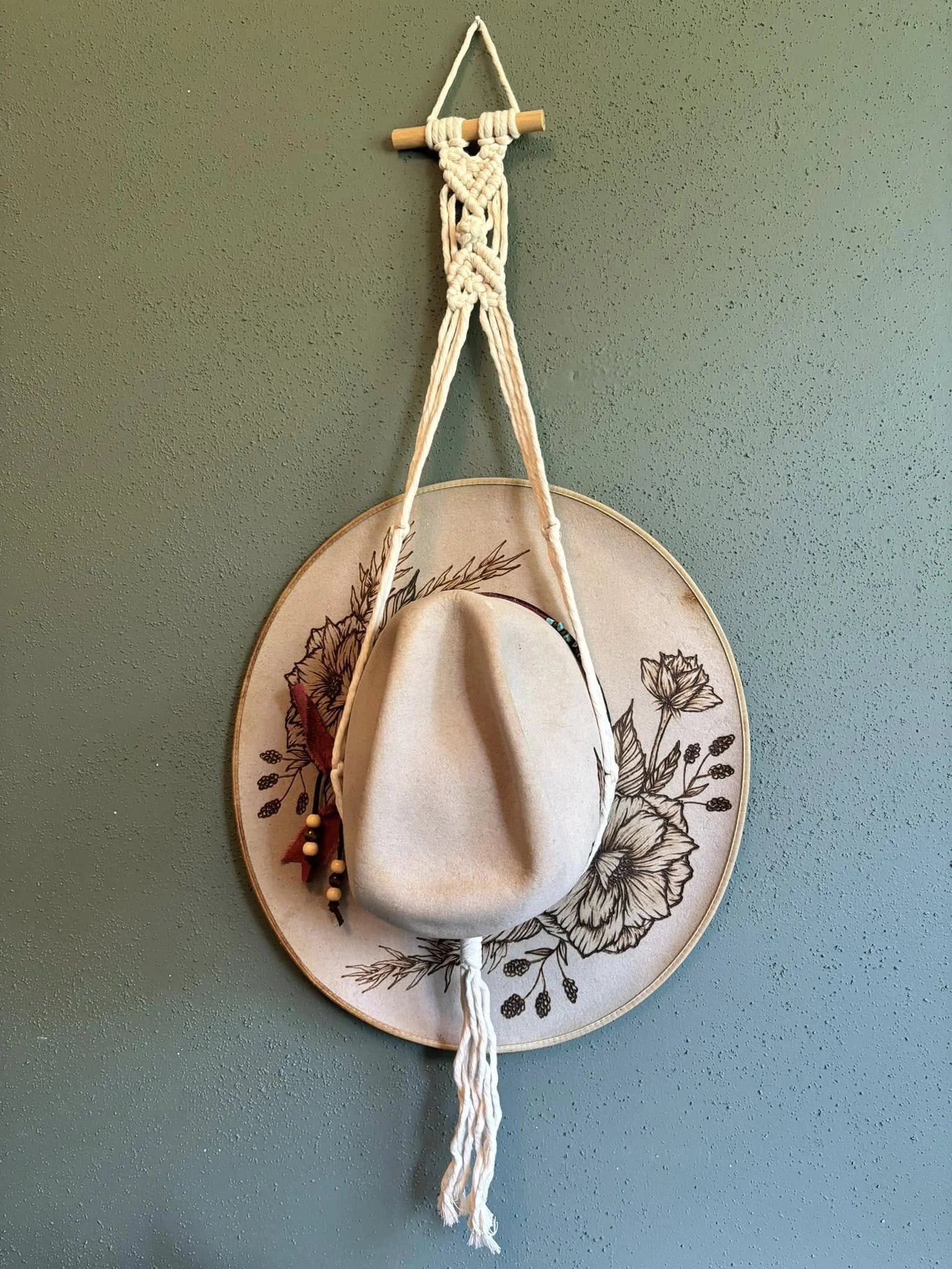 ivory hat hanger.jpg