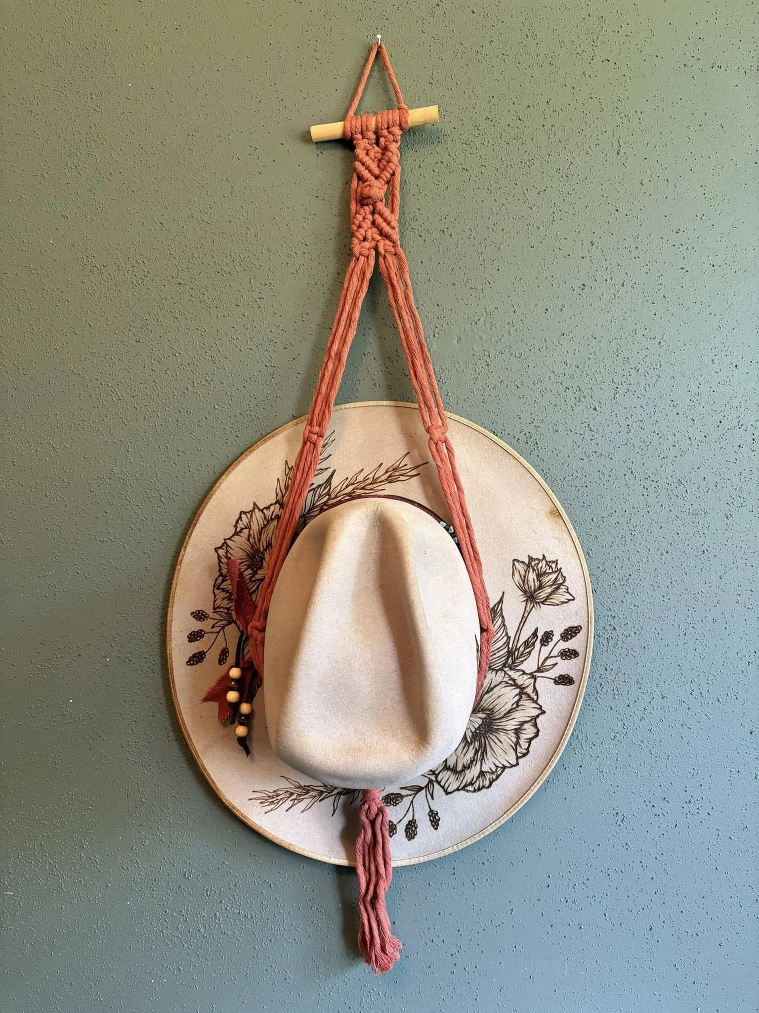 sienna hat hanger.jpg