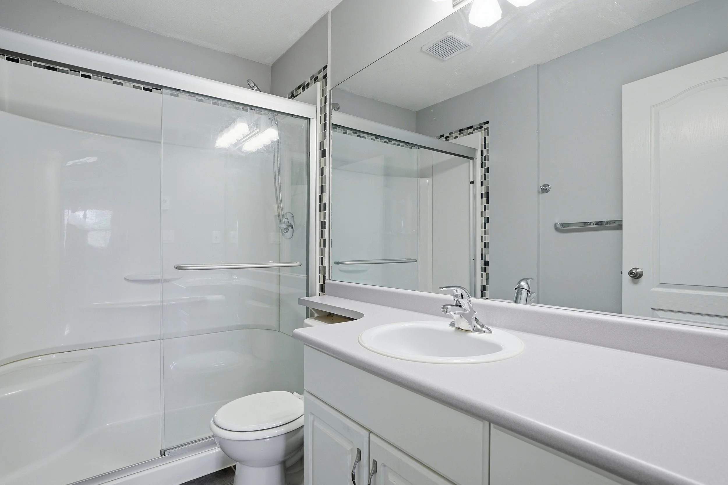 412-45520 Knight Rd Chilliwack 05.jpg