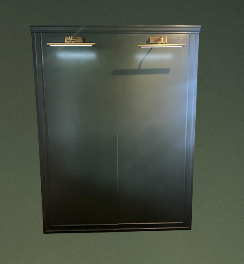 Green 2 panel backdrop with gold lighting $300