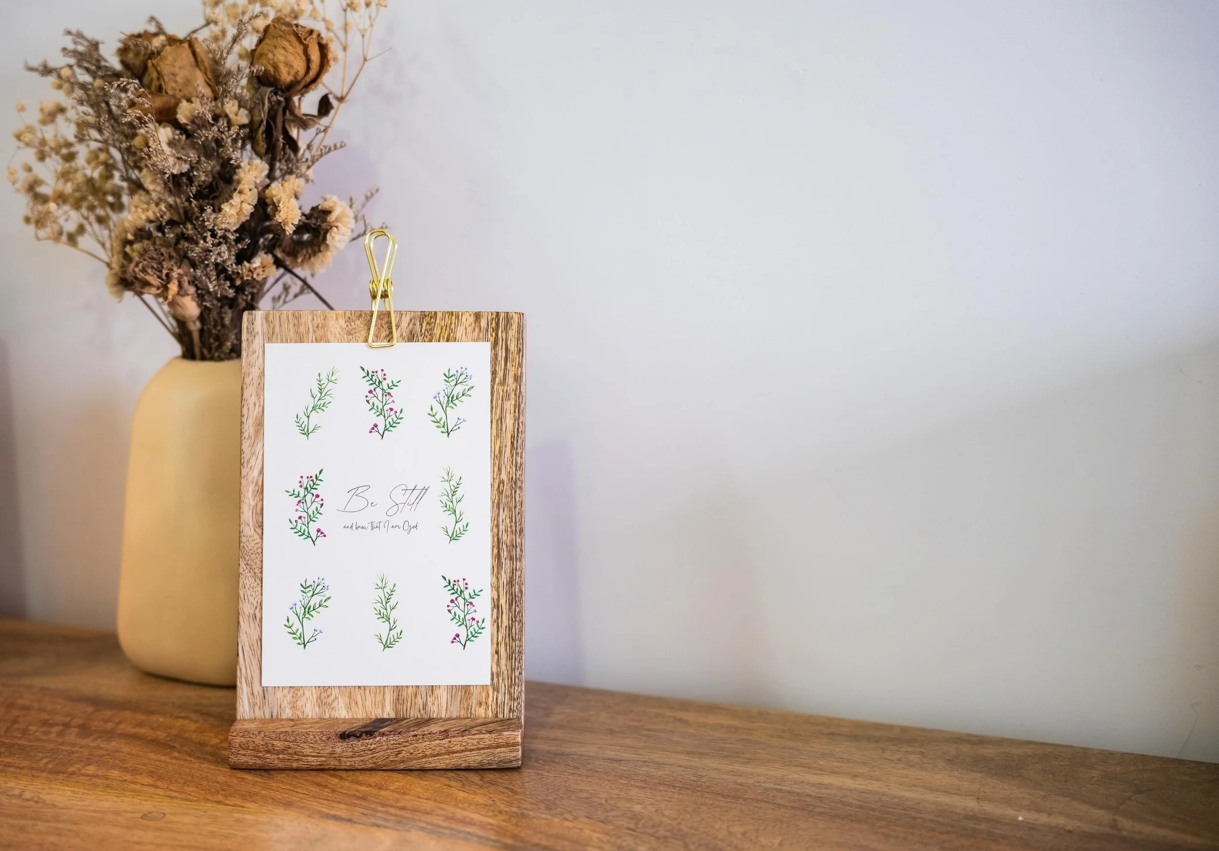 this beautiful print created from hand painted floral designs is available on Etsy as a digital download !! 

Our Etsy is linked in our bio !! 
#christianhomedecor #bestillandknow #encouraginghomedecor #spiritfilled #abideinhim