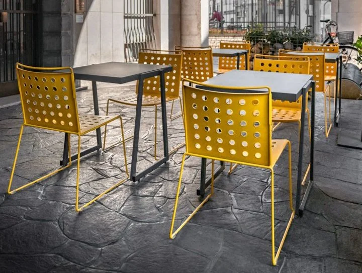 Busy chairs & Cortina.026 tables