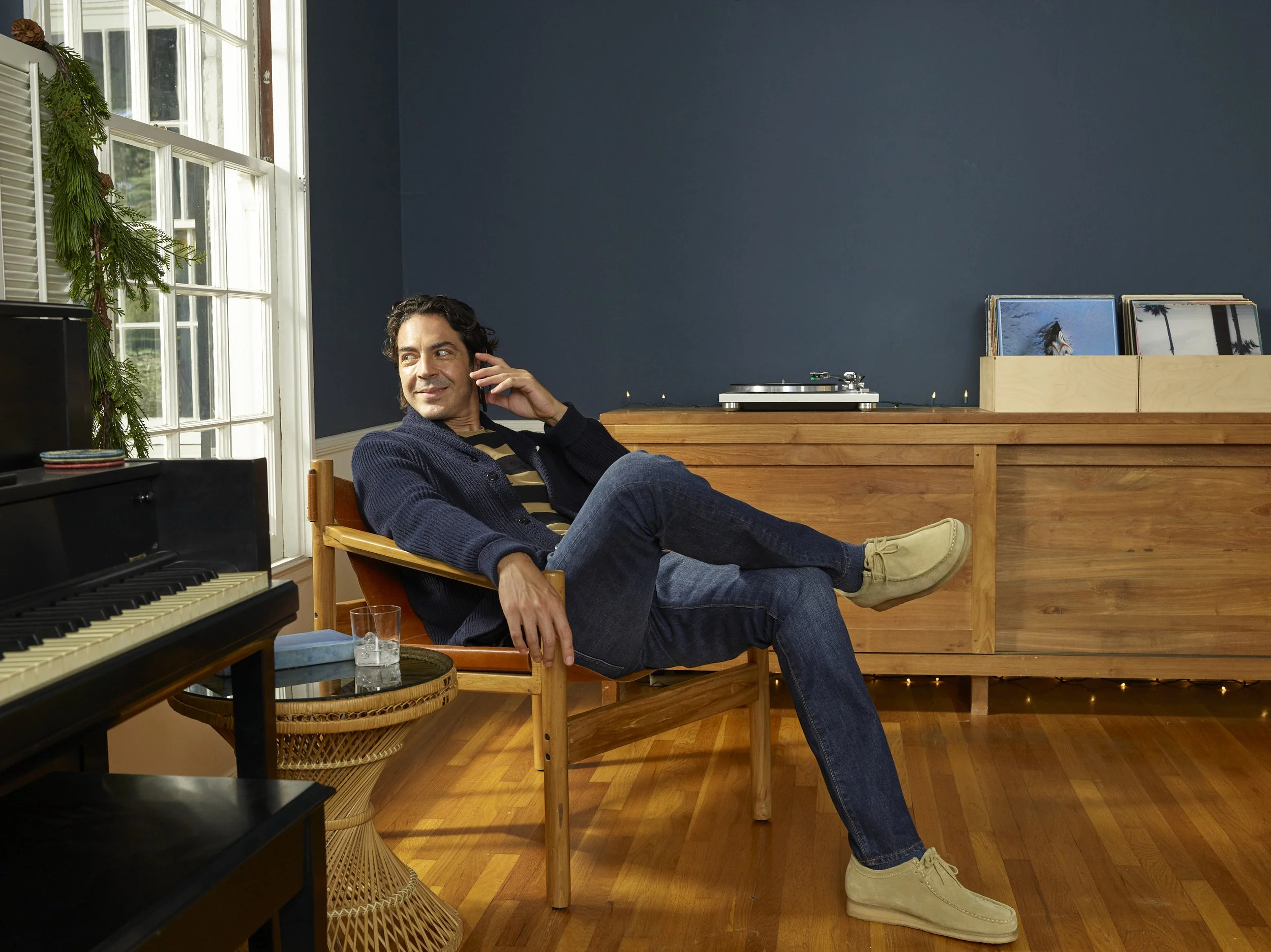 019_Guy_Relaxing_4191.jpg