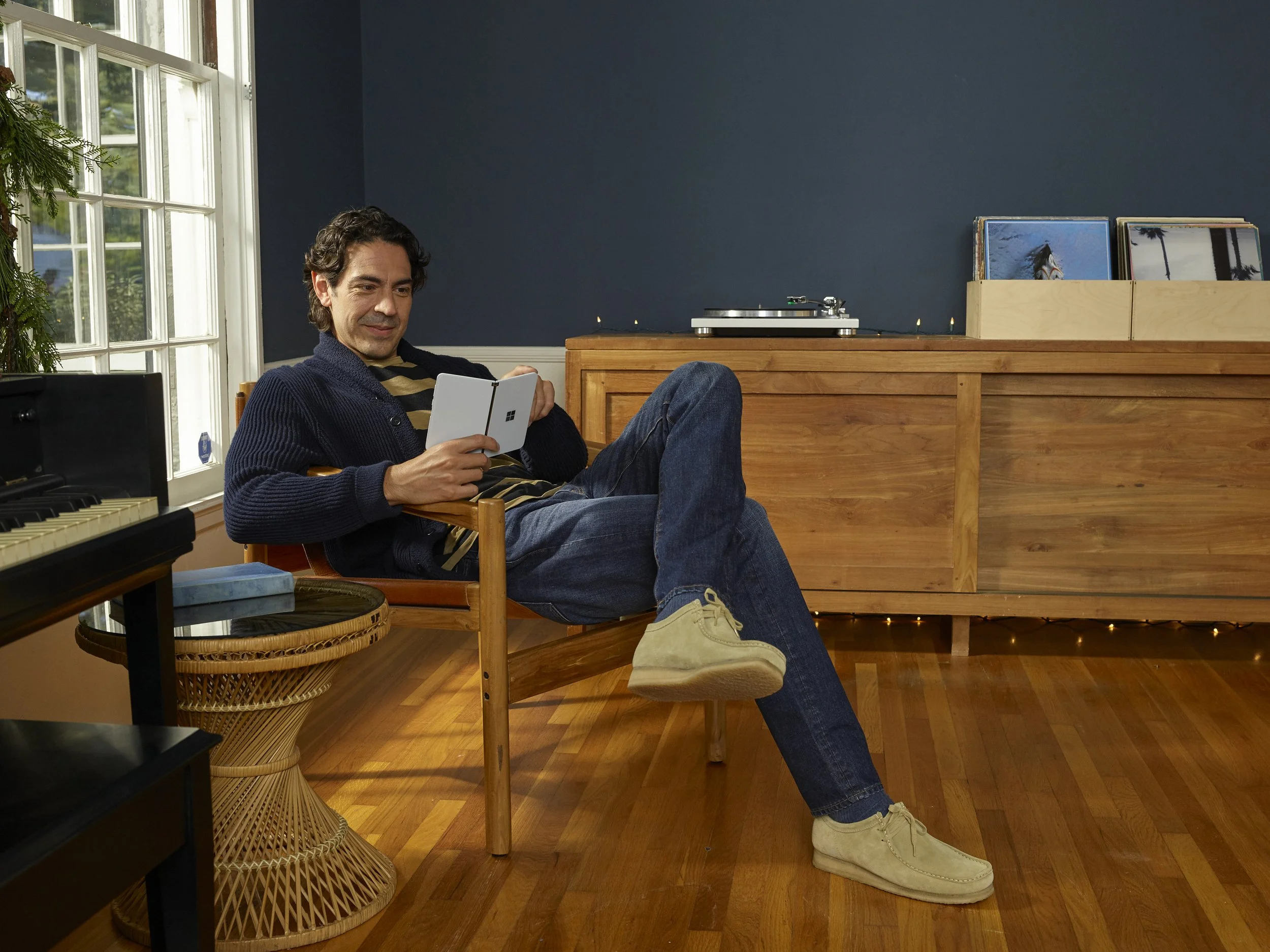019_Guy_Relaxing_4493.jpg