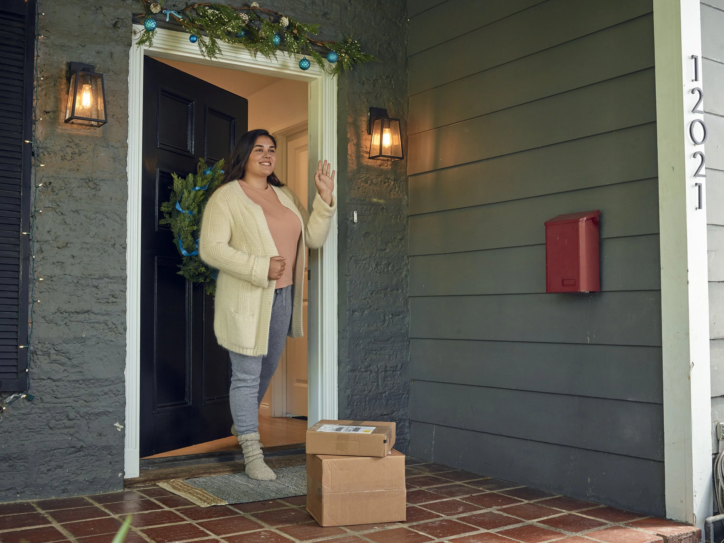 038_Gift_Delivery_8533.jpg