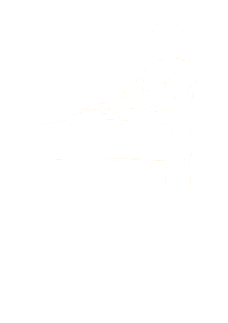 Silhouette d'une personne robotique ou en armure, assise à un bureau, utilisant un clavier d'ordinateur.