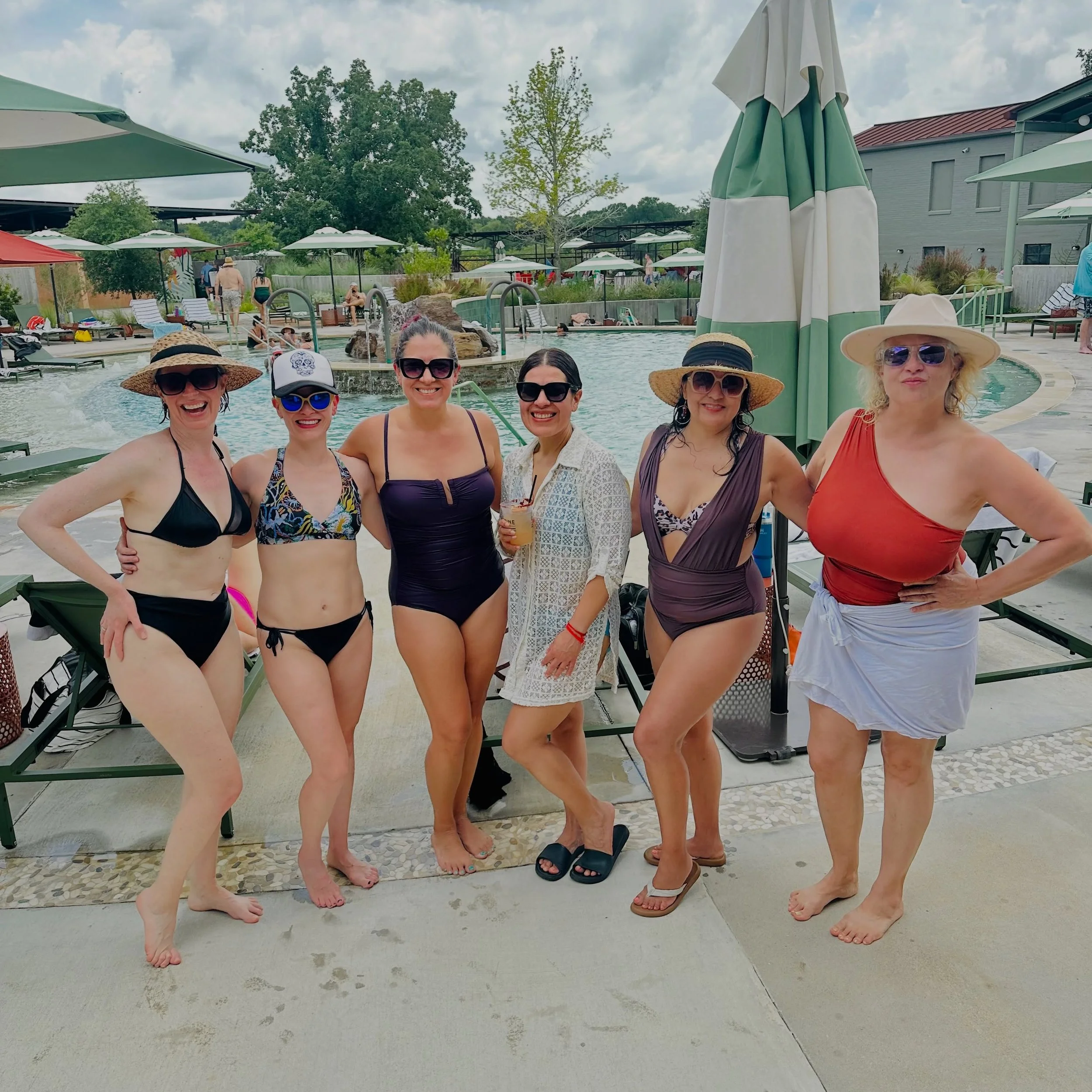 Always a good day for a soak, especially with bold, beautiful women like these gals ☀️💦

Second time out here and this time I opted for the sound bath soak add-on. Always a relaxing and rejuvenating time!

Be well. Stay bold!

#austintexas #boldmama