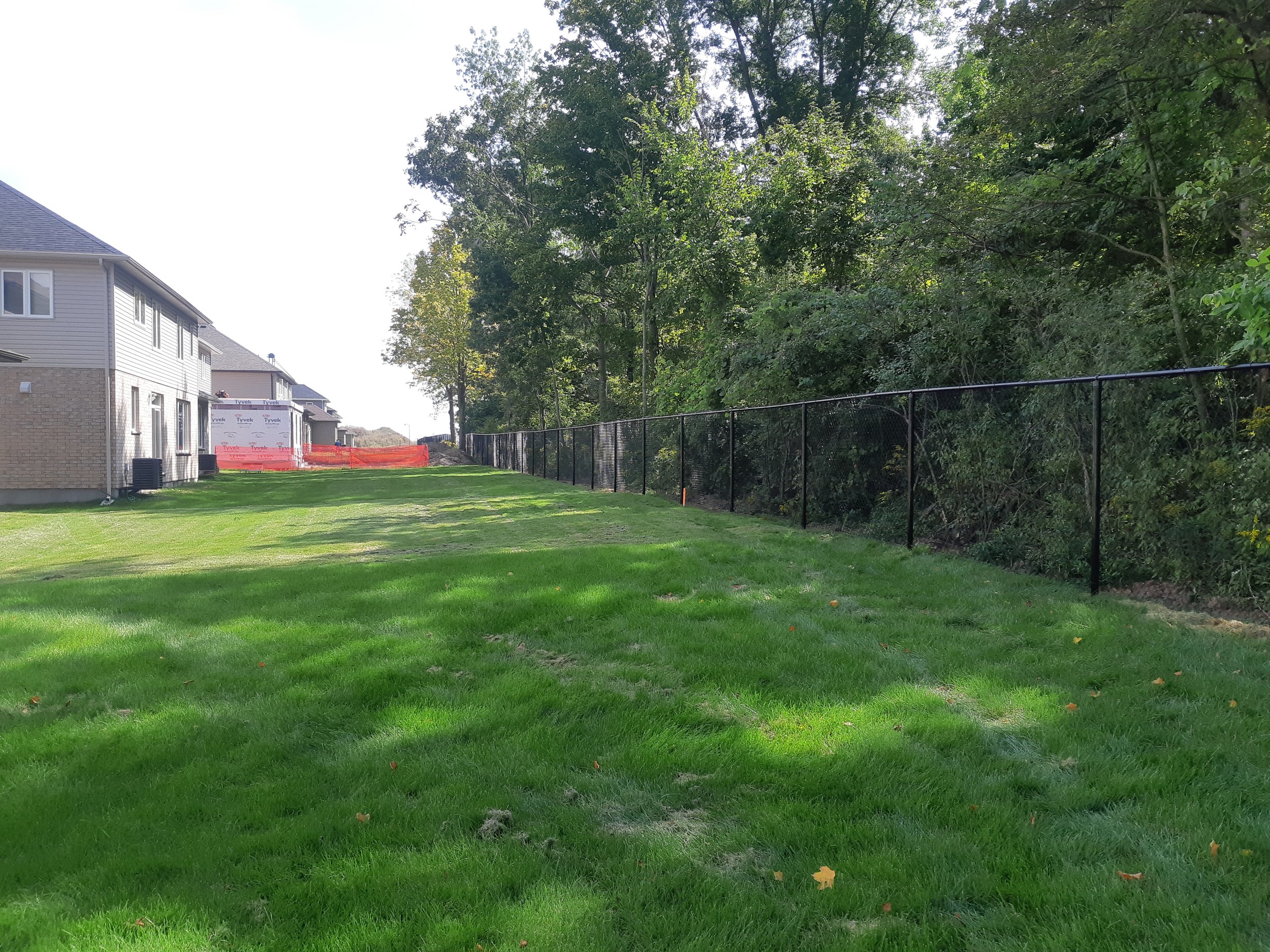 Neighborhood chain link install 