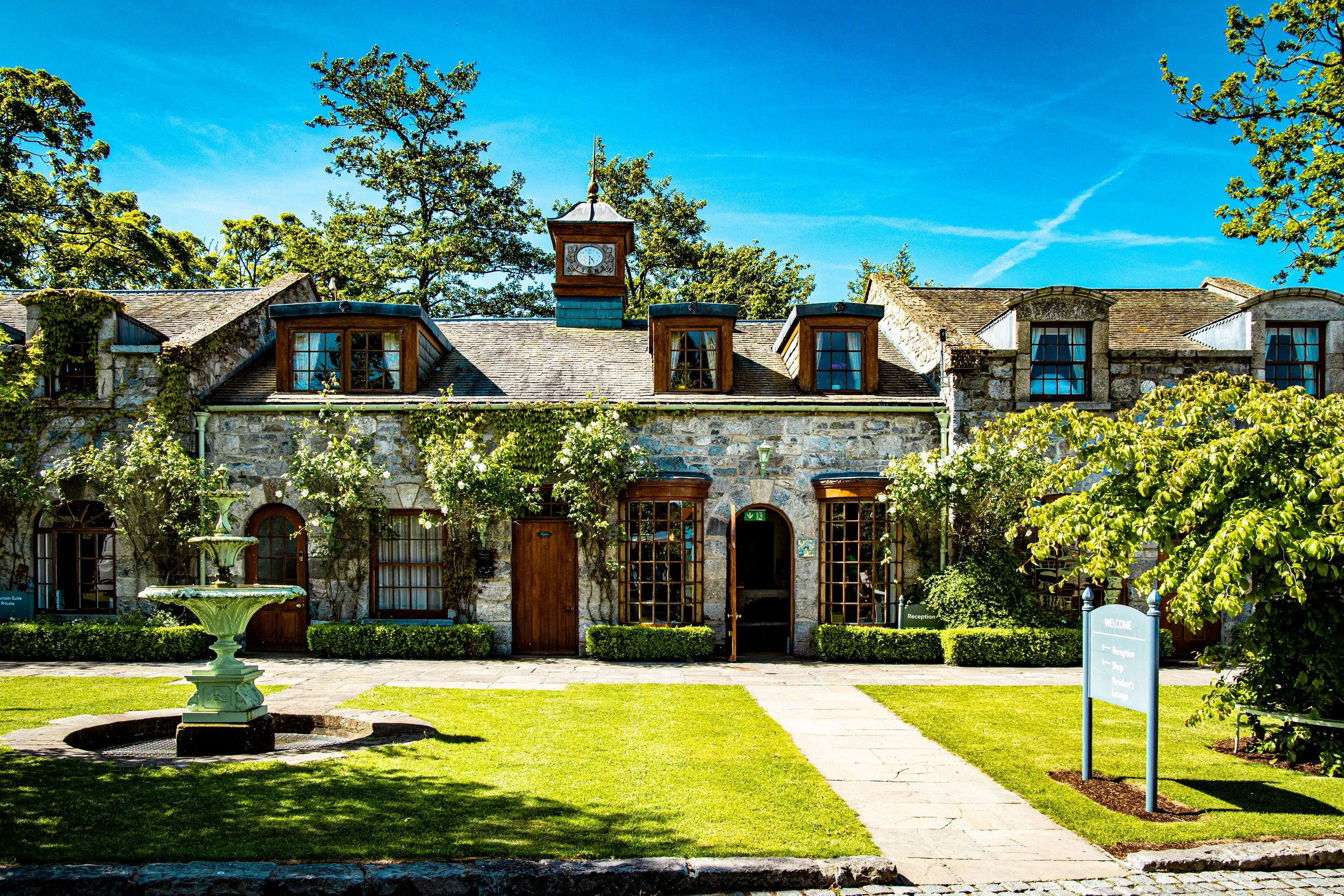 3_Reception Entrance.jpeg