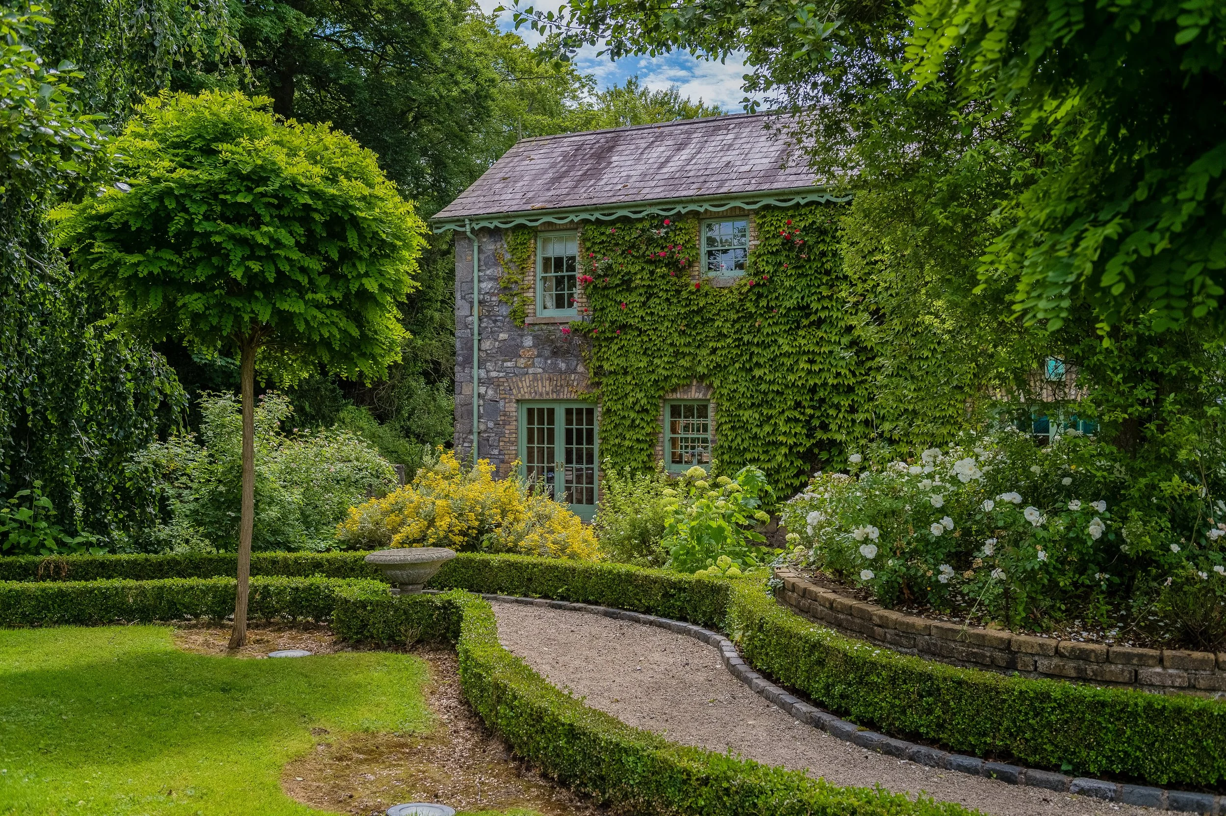 4_Estate Pathways by Accommodation Buildings.jpg