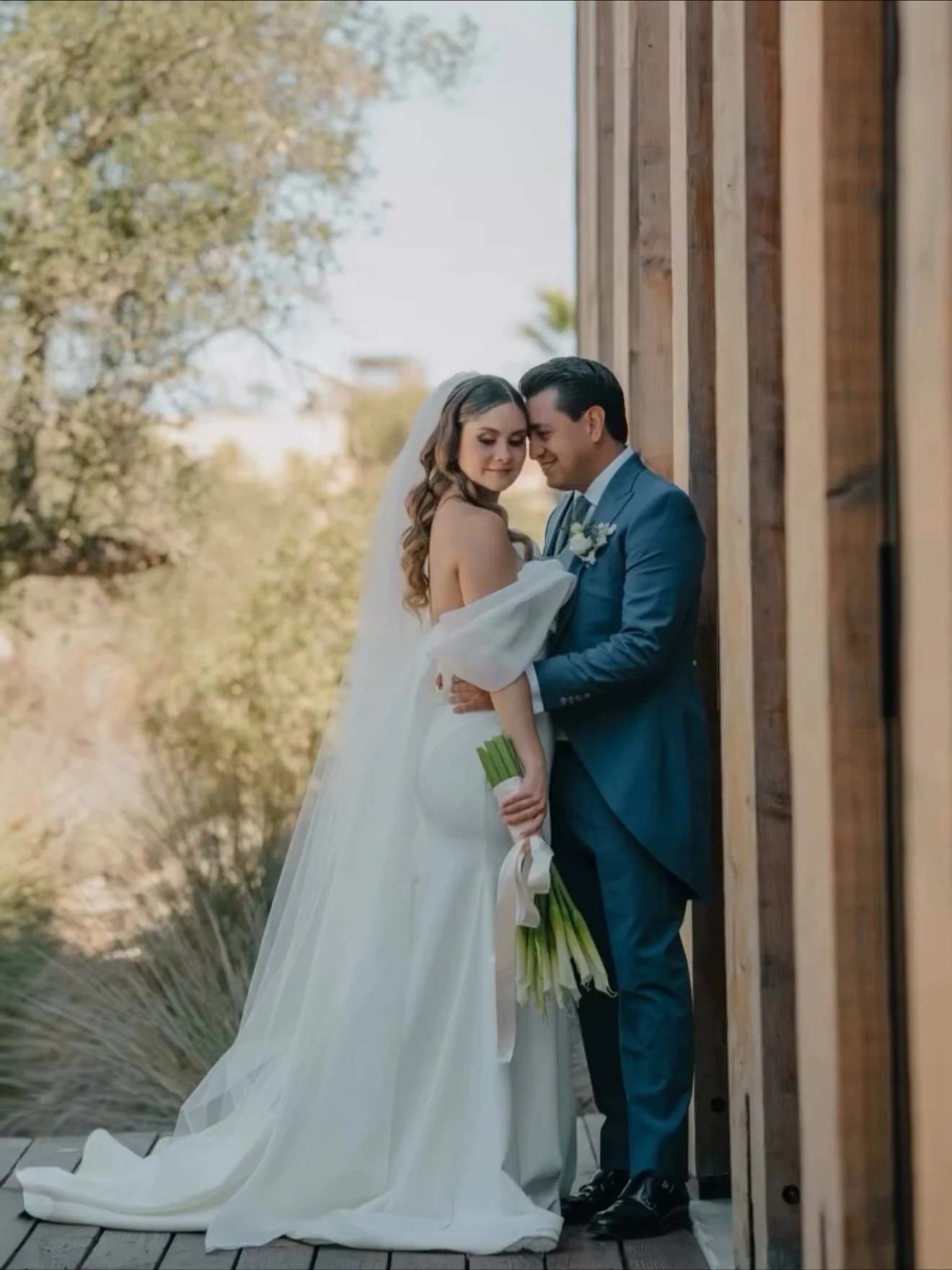 Amando el glam look de nuestra bell&iacute;sima novia Susana 💍✨💛 #LaciosBrides