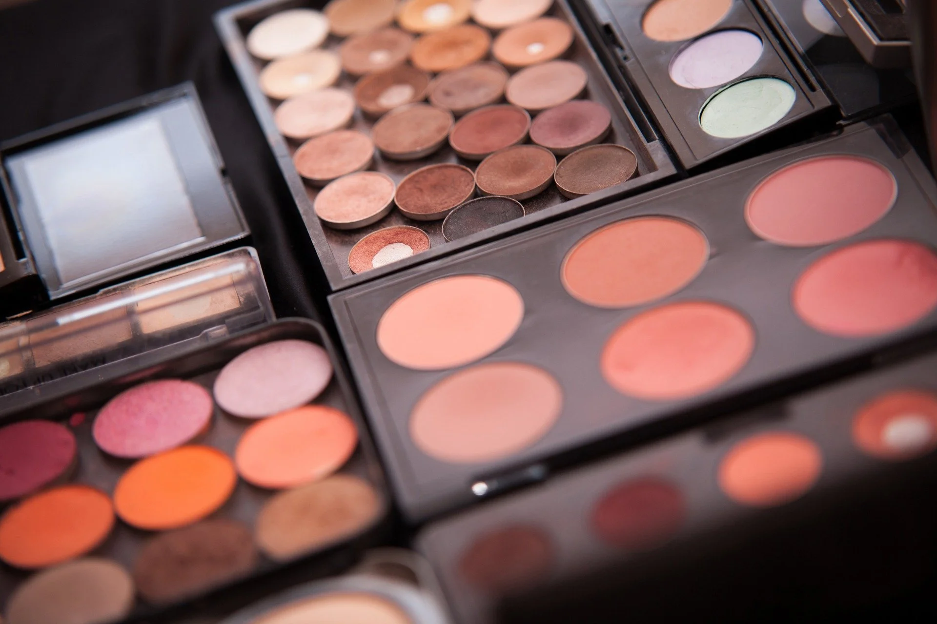 Palette de maquillage Mac et MakeUp forevere bruxelles
