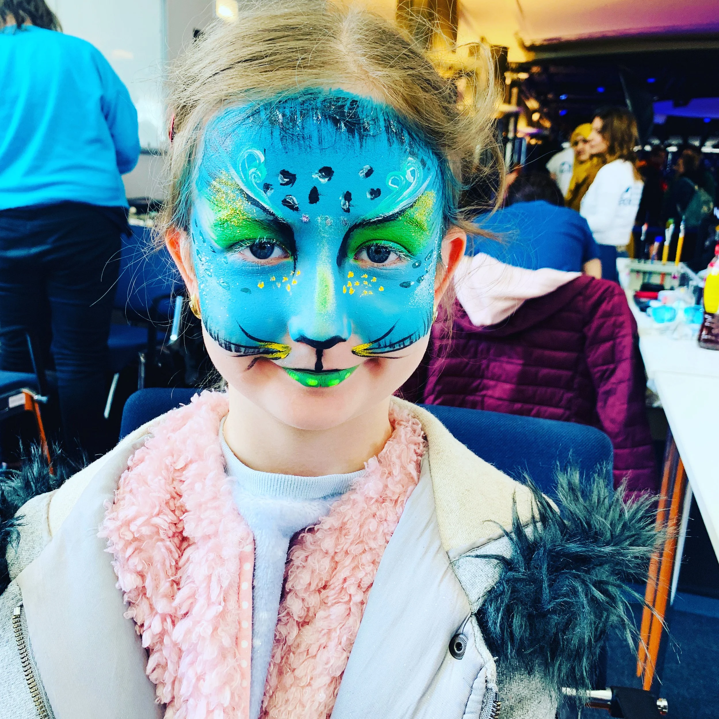 Grimage félin bleu enfant, maquilleuse Brabant Wallon Bruxelles