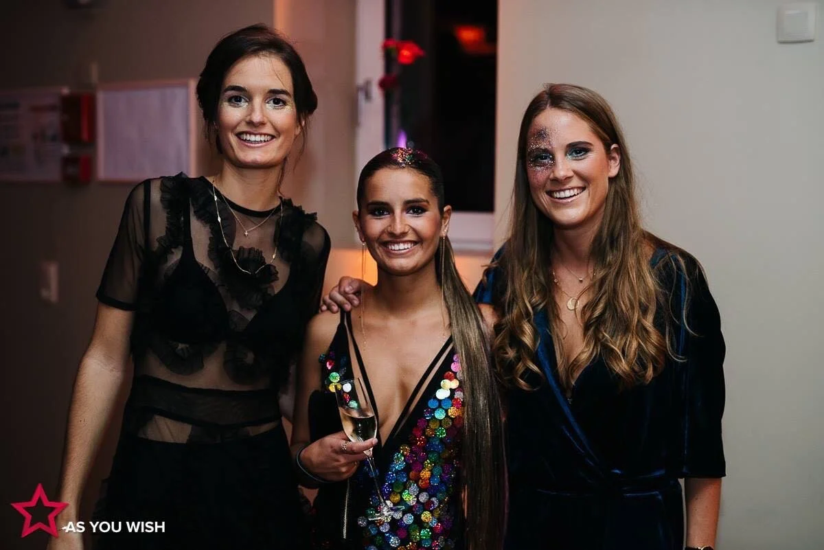 Maquillage événementiel pour bal de rhéto, soirée rallye, galas et soirées en Brabant wallon et Bruxelles.