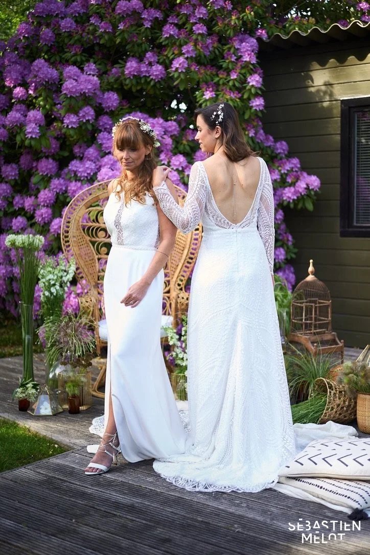 Maquillage professionnel pour deux mariées en robe de mariée, shooting publicité en Brabant Wallon