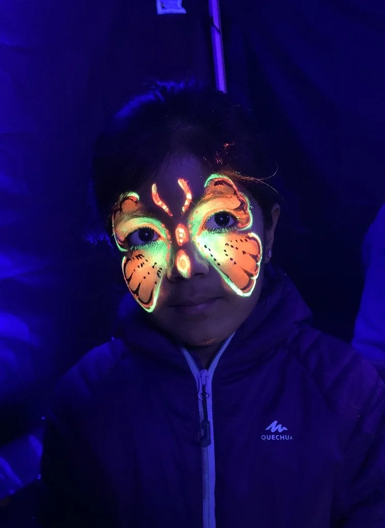 Papillon fluo – maquillage UV (black light)