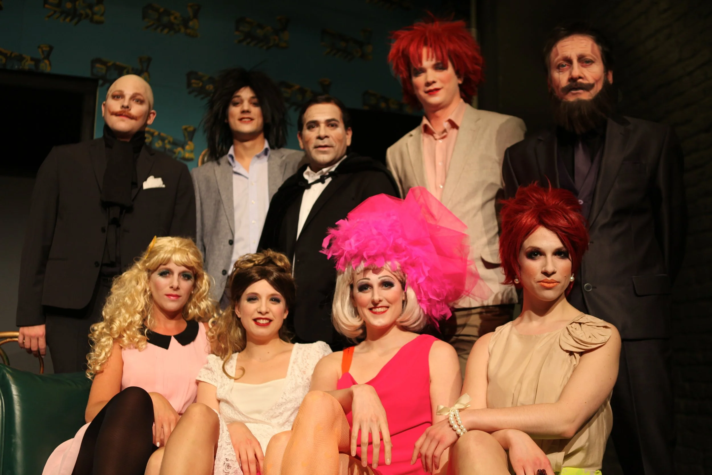 Maquillage de troupe de théâtre pour la scène, réalisé en collaboration.